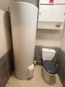 Photo de galerie - Après avoir installé le ballon d’eau chaude de 300L