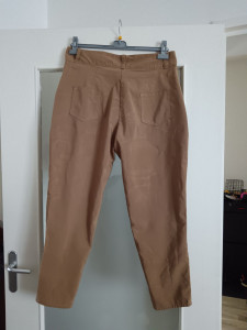 Photo de galerie - Pantalon fait à partir d'un patron vue de dos