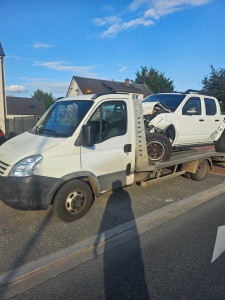 Photo de galerie - Intervention remorquage d un vehicule accidenté