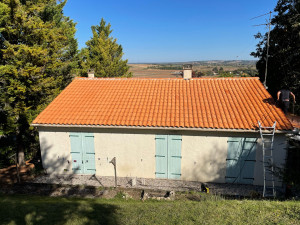 Photo de galerie - Nettoyage d’une toiture avec application d’un hydrofuge incolore 