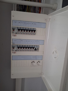 Photo de galerie - Remplacement du tableau de distribution. 