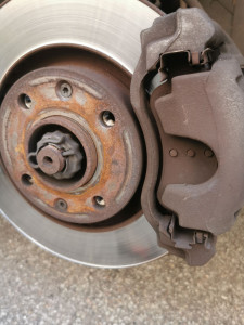 Photo de galerie - Remplacement disques plaquettes 