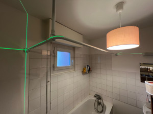 Photo de galerie - Tringle de rideau de douche coudé poser parfaitement au laser