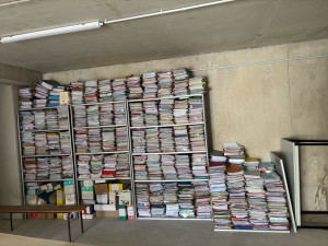 Photo de galerie - Montage de trois étagères et rangement d archives 