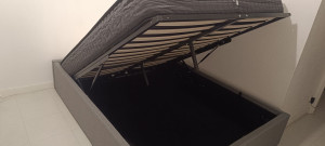 Photo de galerie - Lit à vérin marque But 