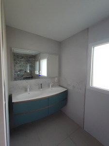 Photo de galerie - Pose de faience , vasques, paroi de douche, etc...salle de bain complète 
