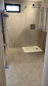 Photo de galerie - Pose d’élément sdb 