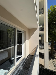 Photo de galerie - Mise en conformité d’une peinture extérieur balcon 