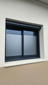 Photo de galerie - Pose de fenêtres, volets, stores, portails, porte de garage et service dépannage 