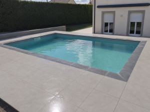 Photo de galerie - Terrasse sur plot + margelles