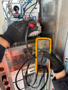 Photo de galerie - Test d’isolement de câble et alimentation moteur via un meghometre ..