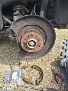 Photo de galerie - Changement mâchoires de freins ML320