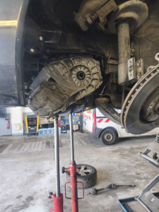 Photo de galerie - Remplacement kit d'embrayage. 
remplacement kit distribution 
disque plaquette 
suspension amortisseur 
diagnostic électronique gratuit.
n'hésitez pas a me contacter 