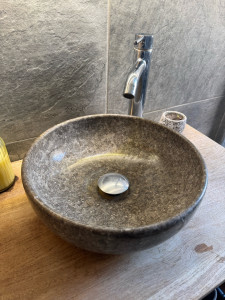 Photo de galerie - Pose de meuble de salle de bain + vasque + robinet