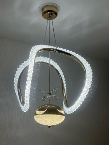 Photo de galerie - Installation d ‘un lustre 