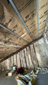 Photo de galerie - Ossature plafond ainsi que pose de laine de verre