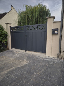 Photo de galerie - Maçonnerie petit muret et pilier et portail