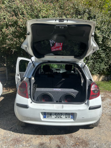 Photo de galerie - Clio 3 - Installations Caisson de basses