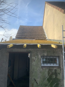 Photo de galerie - Réparation bardage toiture et renforcement par pilier 