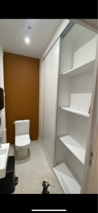 Photo de galerie - Poser porte de placard
