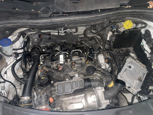 Photo de galerie - Remontage de l’admission d’aire et de la distribution sur une Peugeot 208 phase 1. 