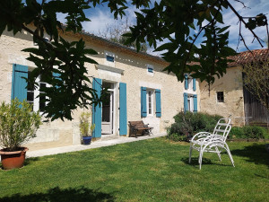 Photo de galerie - Restauration volet et crepis moellons apparent