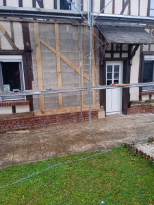 Photo de galerie - Création de poutres en chêne plus lasure 