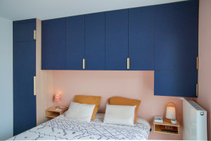 Photo de galerie - Aménagement chambre parentale. Pont de lit 