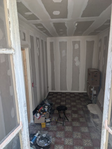 Photo de galerie - Réalisation de cloison en placo et réalisation de bande de joint