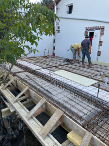 Photo de galerie - Plancher hourdis et coffrage pour une future extension de se pavillon 