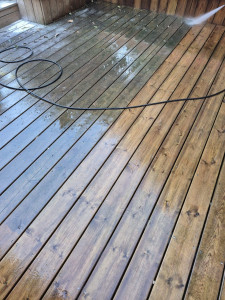 Photo de galerie - Nettoyage terrasse en bois