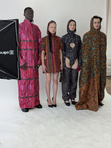 Photo de galerie - Collection “Deux temps, trois mouvements” réalisée entièrement par mes soins, de la conception à la réalisation finale.