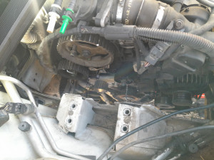 Photo de galerie - Voici une distribution citroen C4 1.6 hdi.
bien caler pour une redémarrage sans souci.
client content.