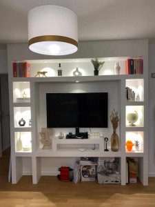 Photo de galerie - Meuble TV réalisé avec de la BA13 finition enduit peinture