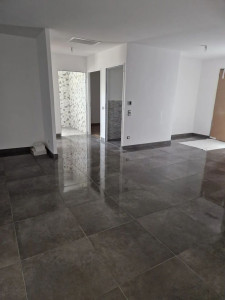 Photo de galerie - Pose de carrelage finition.