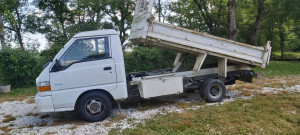 Photo de galerie - Possède camion benne pour  de debarrasage.