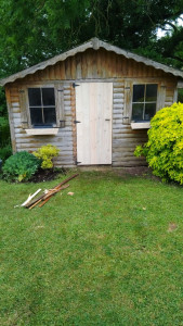 Photo de galerie - Réparation et remplacement de bois porte et éléments sur chalet 