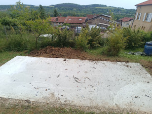 Photo de galerie - Petite dalle pour poser une cabane de jardin.
