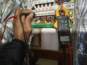 Photo de galerie - Dépannage sur circuit d'éclairage.