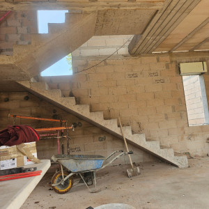 Photo de galerie - Realisation d'escalier et plancher en beton
a puget ville 