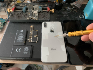 Photo de galerie - Réparation écrans iPhone et vitres arrières 