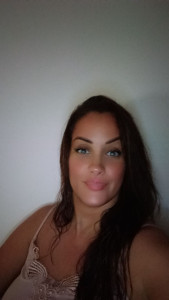 Photo de galerie - Bonjour je  vous propose mes services de  nettoyage je suis ouverte à tout proposition. 