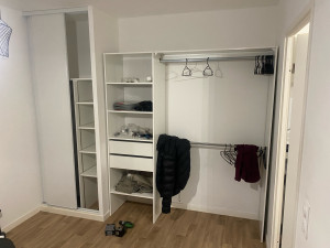 Photo de galerie - Assemblage d'un dressing 