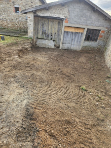 Photo de galerie - Travaux de terrassement pour une entrée de garage 