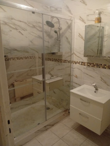 Photo de galerie - Rénovation salle de bain complète, Pose de cuisine avec plombier et électricité 