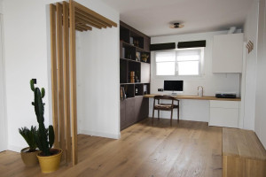 Photo de galerie - Conception, fabrication et pose d'un mobilier sur mesure permettant d'optimiser l'espace tout en apportant confort, rangement et caractère à la pièce.