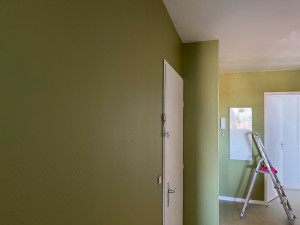 Photo de galerie - Rénovation et mise en peinture des murs – préparation des supports et finition soignée.