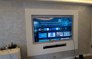 Photo de galerie - Création niche pour télé 