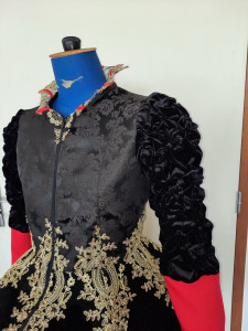 Photo de galerie - Une de mes créations de costume pour un défilé