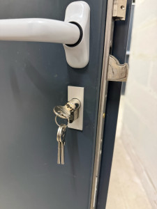 Photo de galerie - Pose d’un nouveau cylindre suite à une perte de clé. 